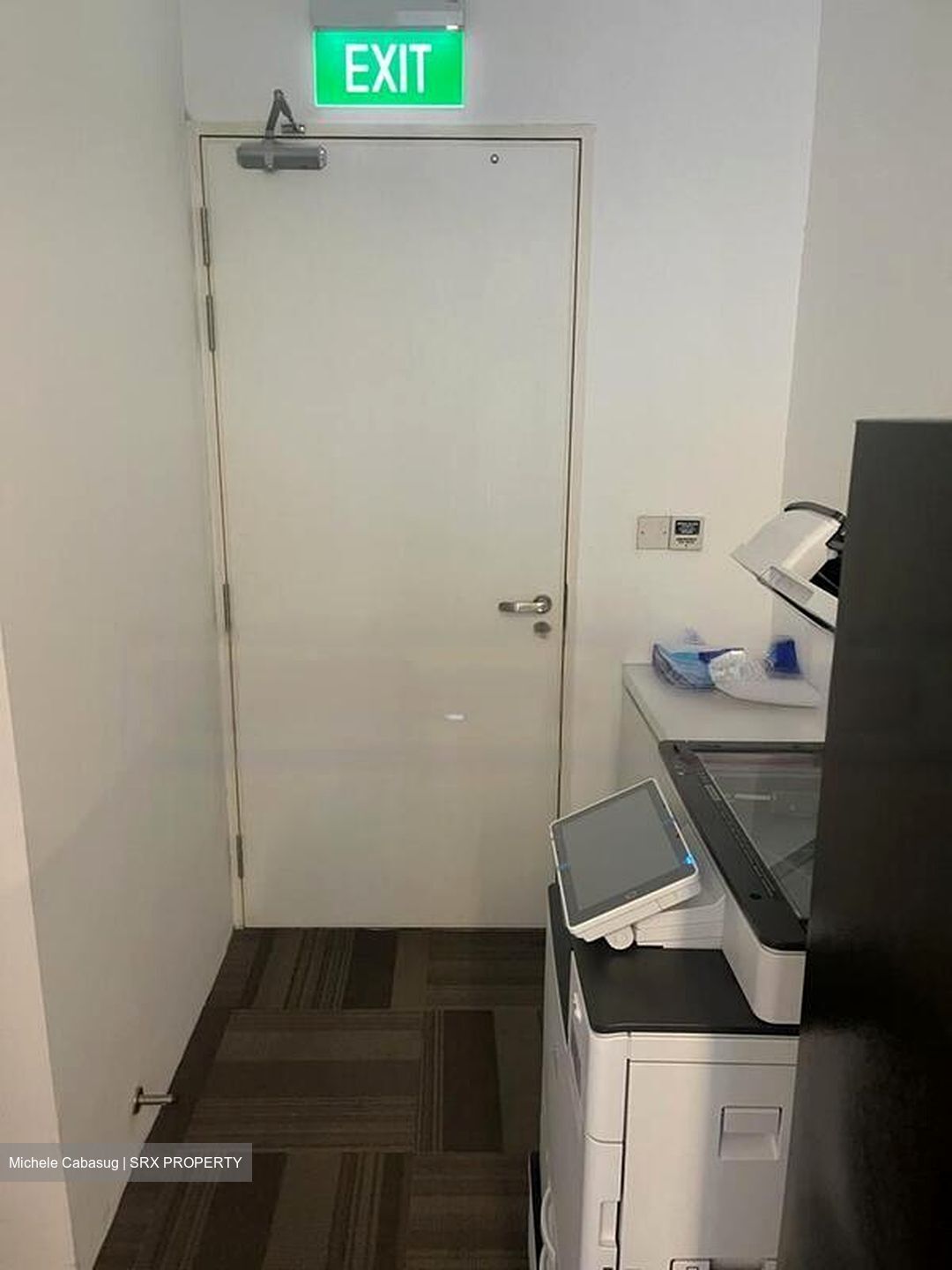 Robinson Square (D1), Office #452197111